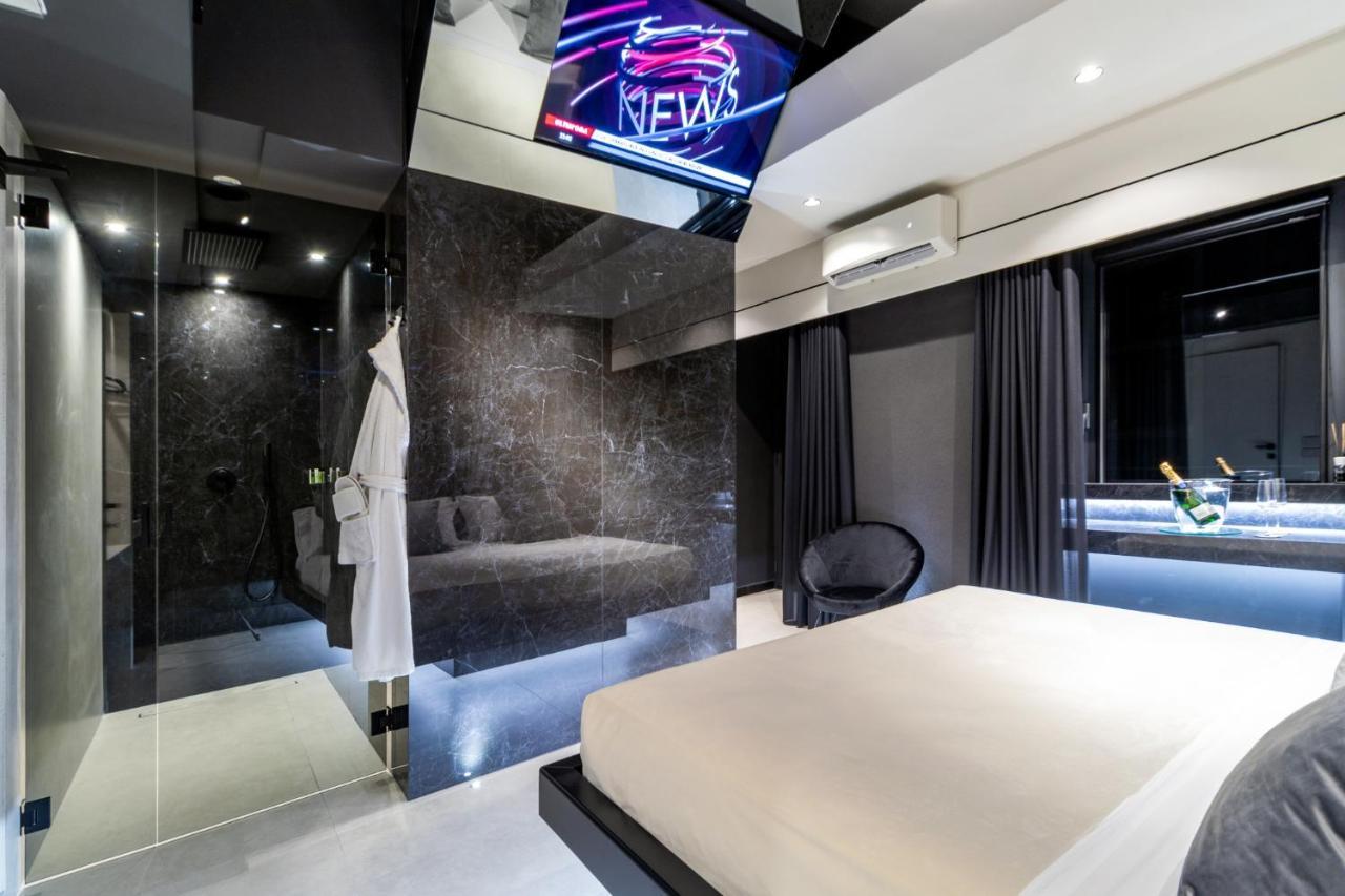 4 Suites " Unconventional Living Rooms " CTA Exterior foto