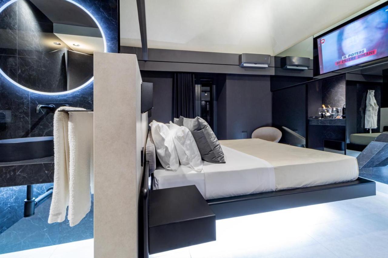 4 Suites " Unconventional Living Rooms " CTA Exterior foto